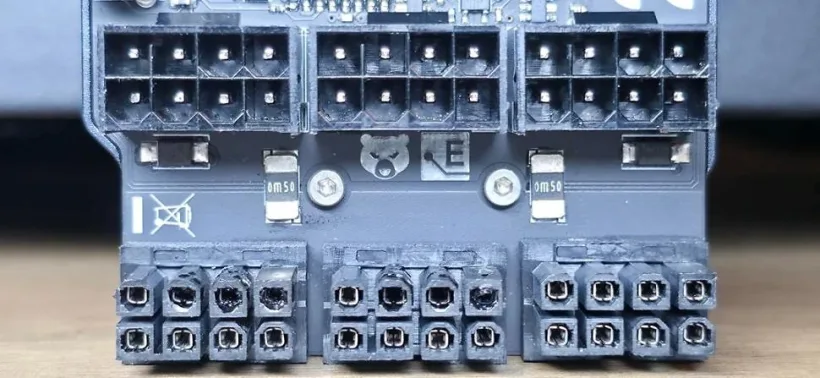 Thermal Grizzly Wireview: Die Anschlüsse am Adapter schmelzen an Radeon RX 7900 XTX